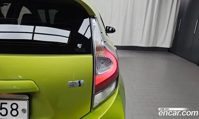 Toyota Prius 2018 1.5 автомат (гидро), миниатюра 8