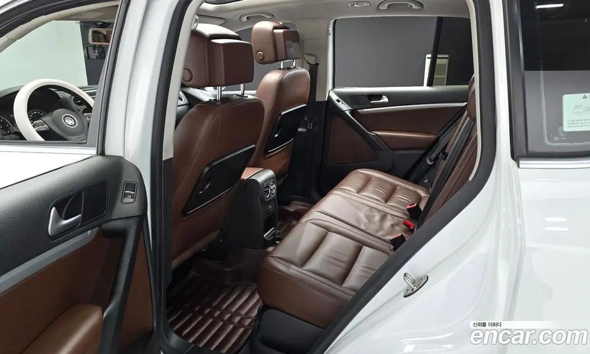 Volkswagen Tiguan 2016 2.0 автомат (гидро), фото 11 Volkswagen Tiguan 2016 2.0 автомат (гидро), фото 11