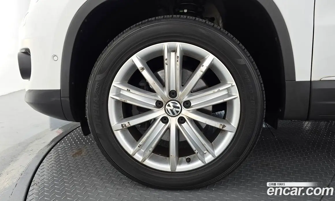Volkswagen Tiguan 2016 2.0 автомат (гидро), фото 5 Volkswagen Tiguan 2016 2.0 автомат (гидро), фото 5