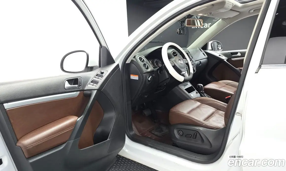Volkswagen Tiguan 2016 2.0 автомат (гидро), фото 10 Volkswagen Tiguan 2016 2.0 автомат (гидро), фото 10