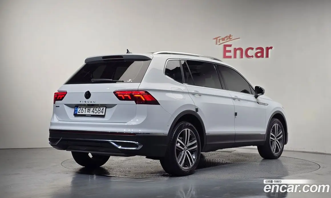 Volkswagen Tiguan 2022 2.0 автомат (гидро), фото 2 Volkswagen Tiguan 2022 2.0 автомат (гидро), фото 2