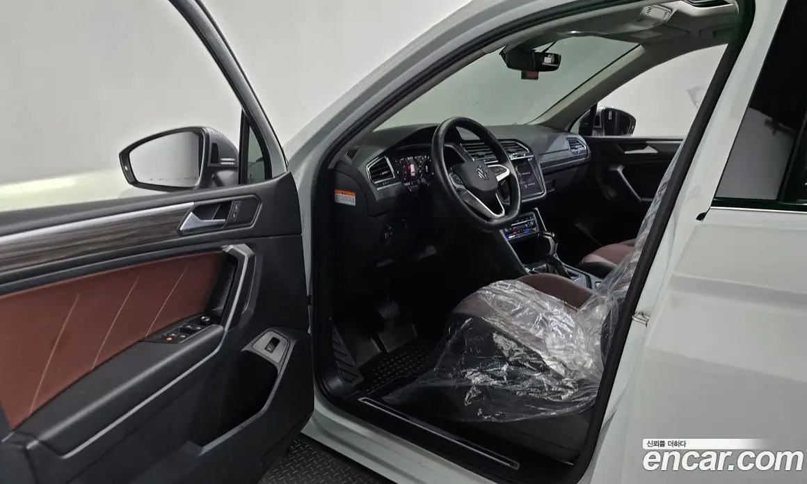 Volkswagen Tiguan 2022 2.0 автомат (гидро), фото 13 Volkswagen Tiguan 2022 2.0 автомат (гидро), фото 13