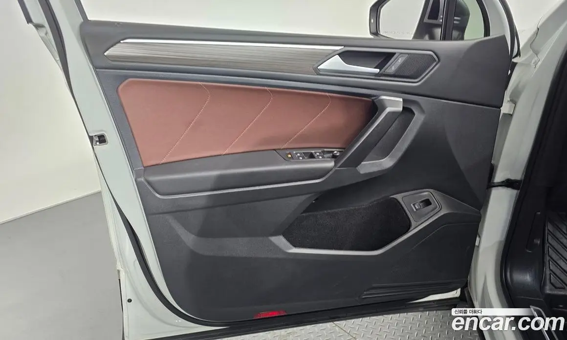 Volkswagen Tiguan 2022 2.0 автомат (гидро), фото 14 Volkswagen Tiguan 2022 2.0 автомат (гидро), фото 14
