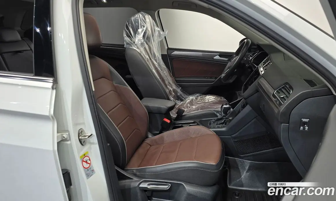 Volkswagen Tiguan 2022 2.0 автомат (гидро), фото 16 Volkswagen Tiguan 2022 2.0 автомат (гидро), фото 16