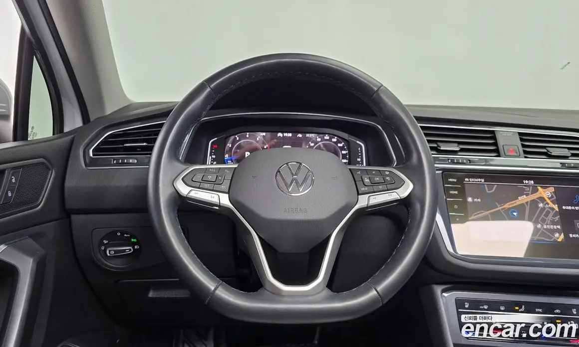 Volkswagen Tiguan 2022 2.0 автомат (гидро), фото 19 Volkswagen Tiguan 2022 2.0 автомат (гидро), фото 19