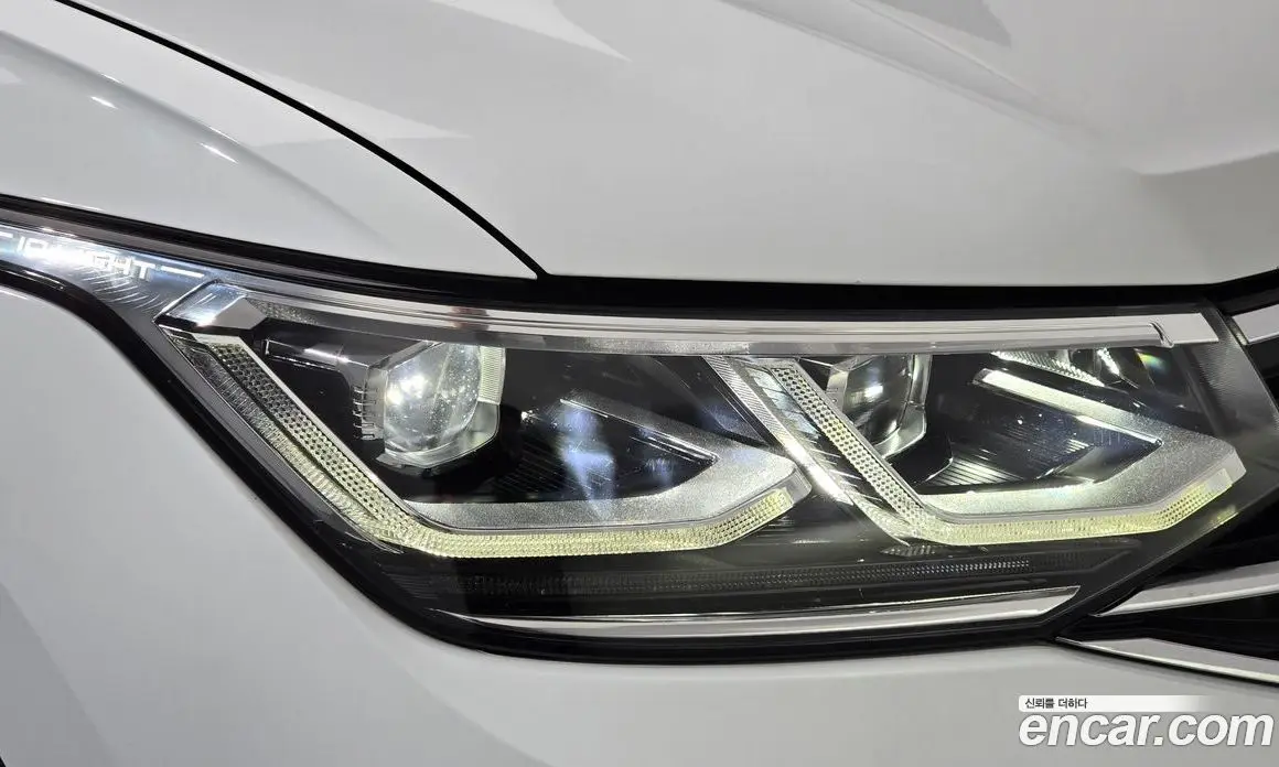 Volkswagen Tiguan 2022 2.0 автомат (гидро), фото 8 Volkswagen Tiguan 2022 2.0 автомат (гидро), фото 8