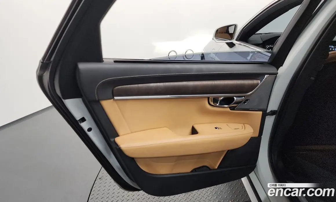 Volvo S90 2021 2.0 автомат (гидро), фото 15 Volvo S90 2021 2.0 автомат (гидро), фото 15