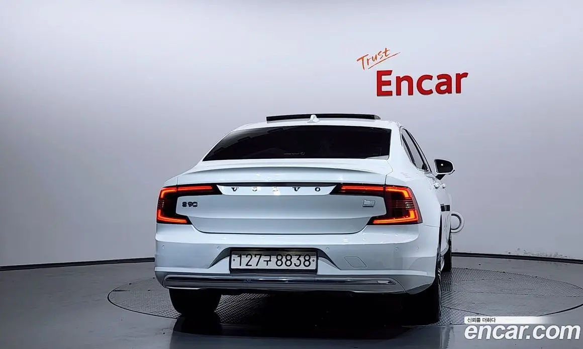 Volvo S90 2021 2.0 автомат (гидро), фото 4 Volvo S90 2021 2.0 автомат (гидро), фото 4