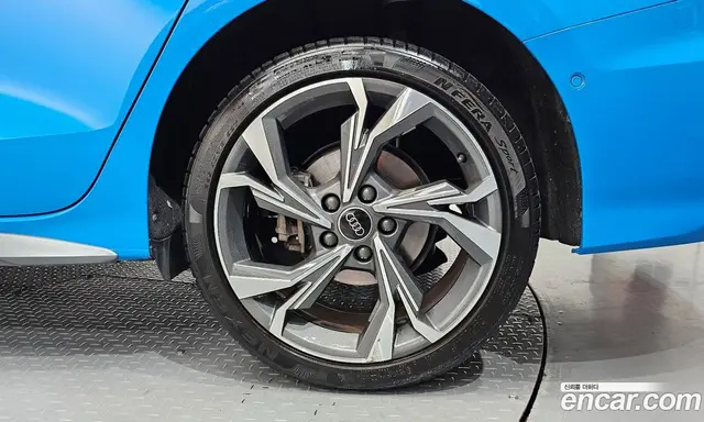 Audi A3 2024 2.0 автомат (гидро), миниатюра 7