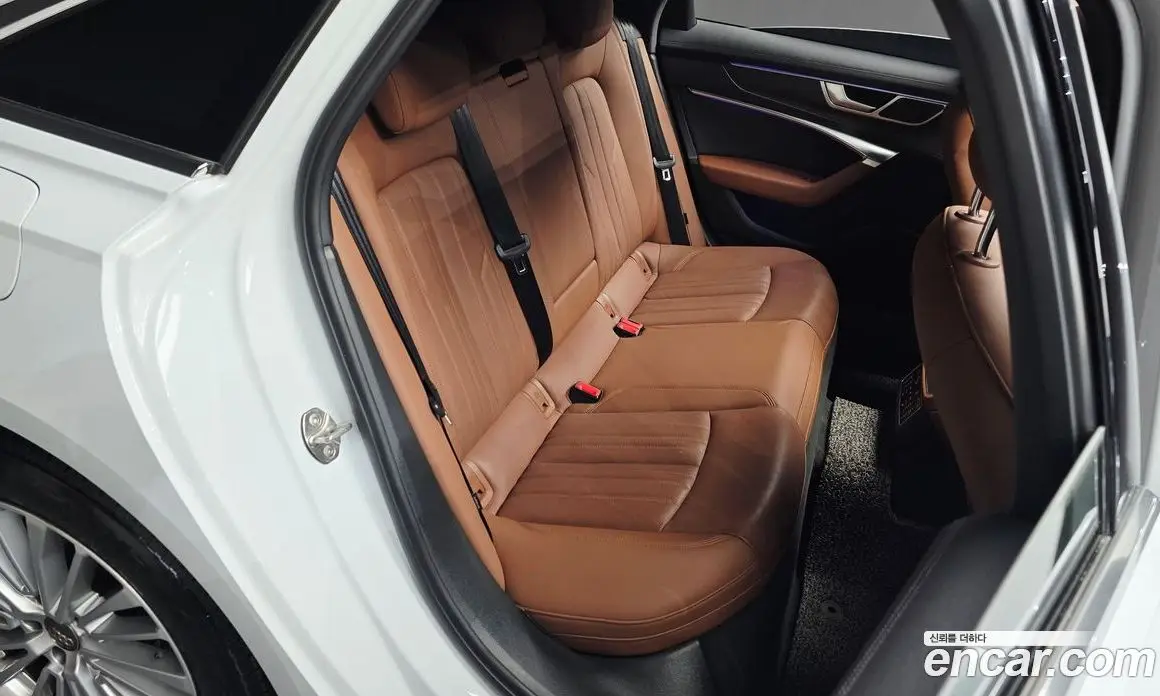 Audi A6 2020 2.0 автомат (гидро), фото 16