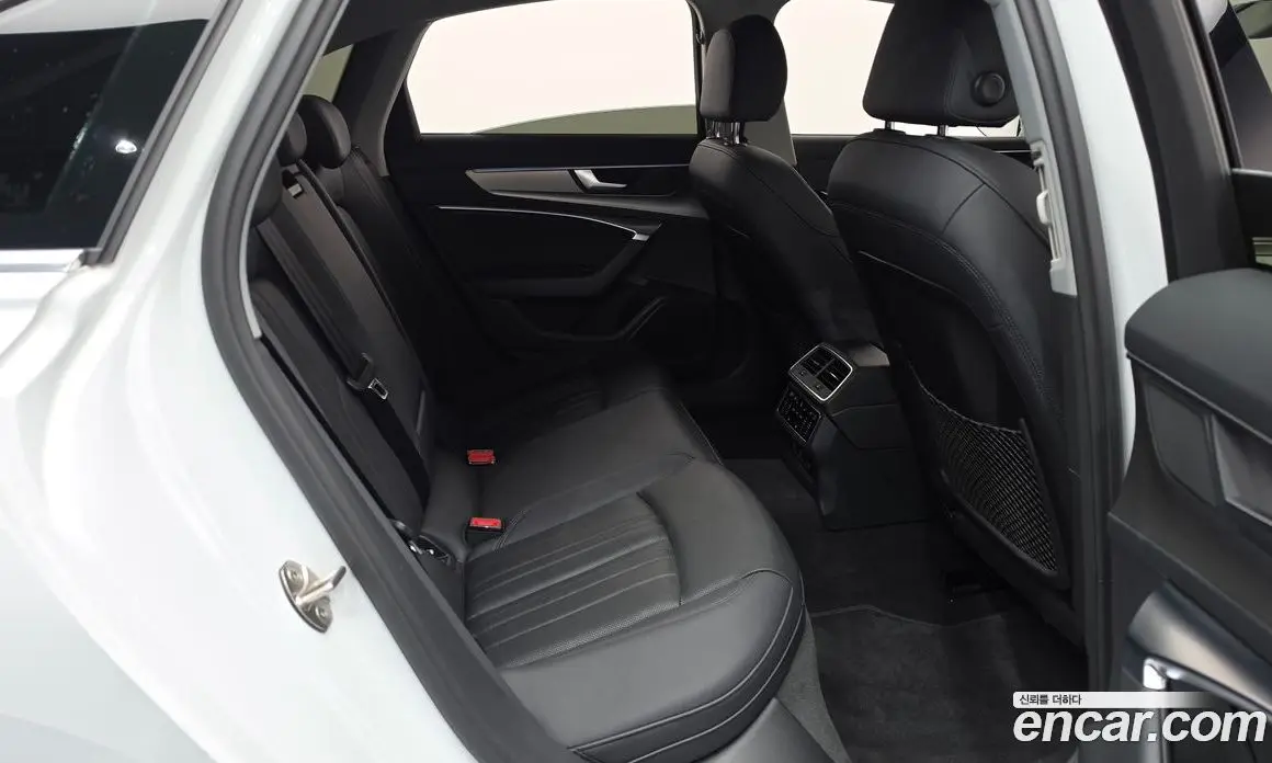 Audi A6 2021 2.0 автомат (гидро), фото 17