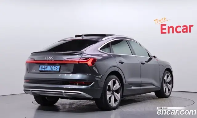Audi e-tron 2021 0.2 автомат (гидро), миниатюра 2