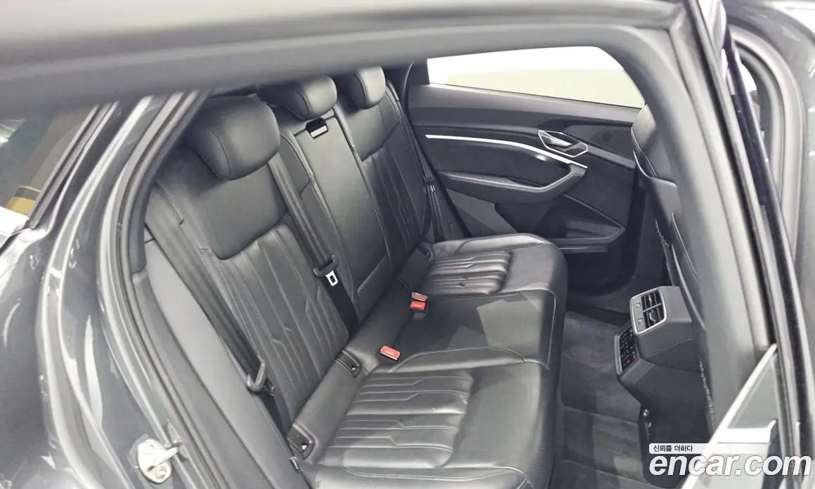 Audi e-tron 2021 0.2 автомат (гидро), фото 18