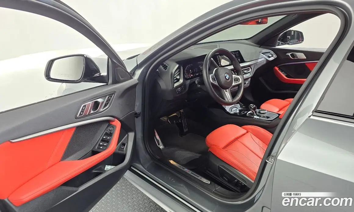 BMW 1 серия 2022 2.0 автомат (гидро), фото 13