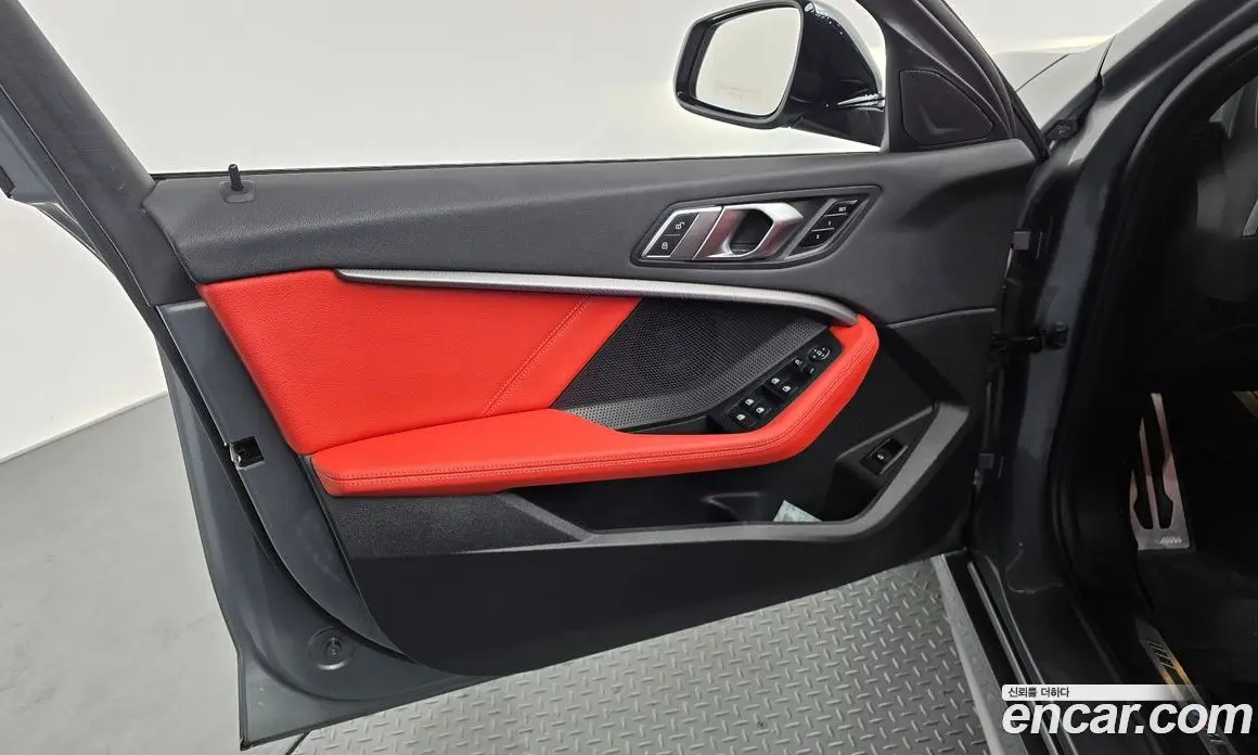 BMW 1 серия 2022 2.0 автомат (гидро), фото 14