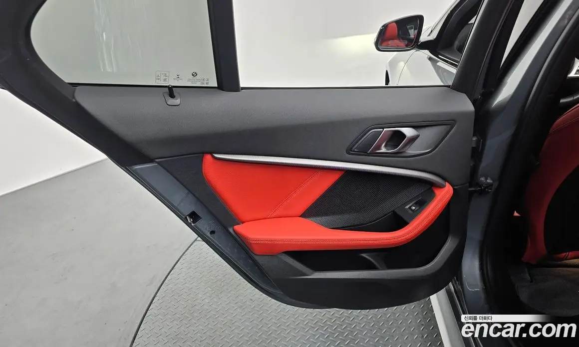 BMW 1 серия 2022 2.0 автомат (гидро), фото 15