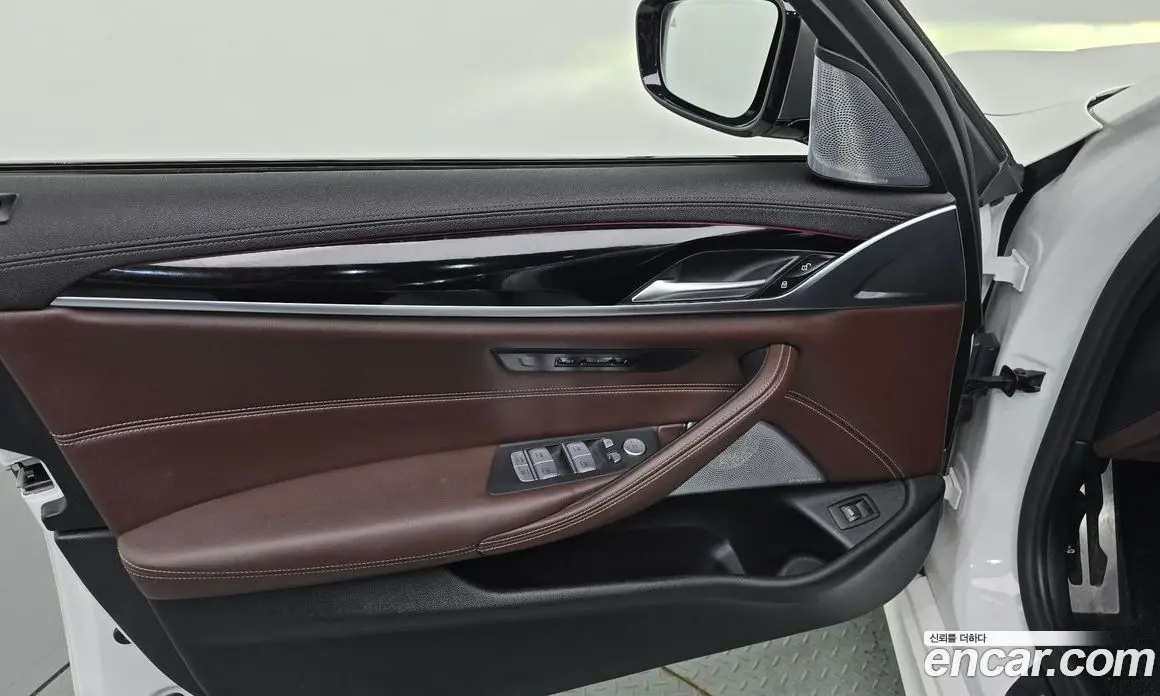 BMW 5 серия 2022 4.4 автомат (гидро), фото 14