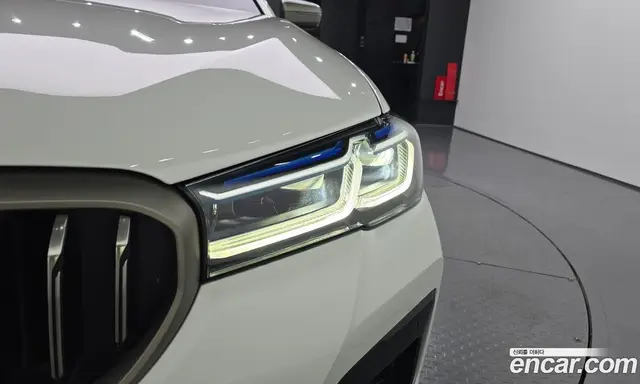 BMW 5 серия 2022 4.4 автомат (гидро), миниатюра 8