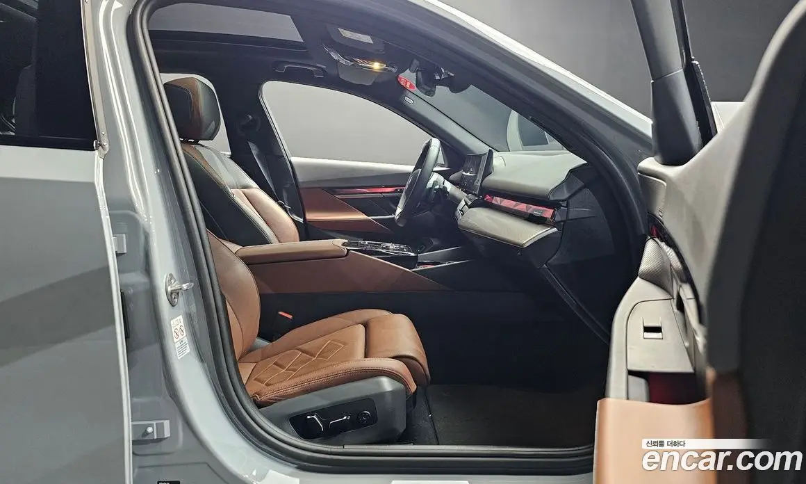 BMW 5 серия 2024 2.0 автомат (гидро), фото 16
