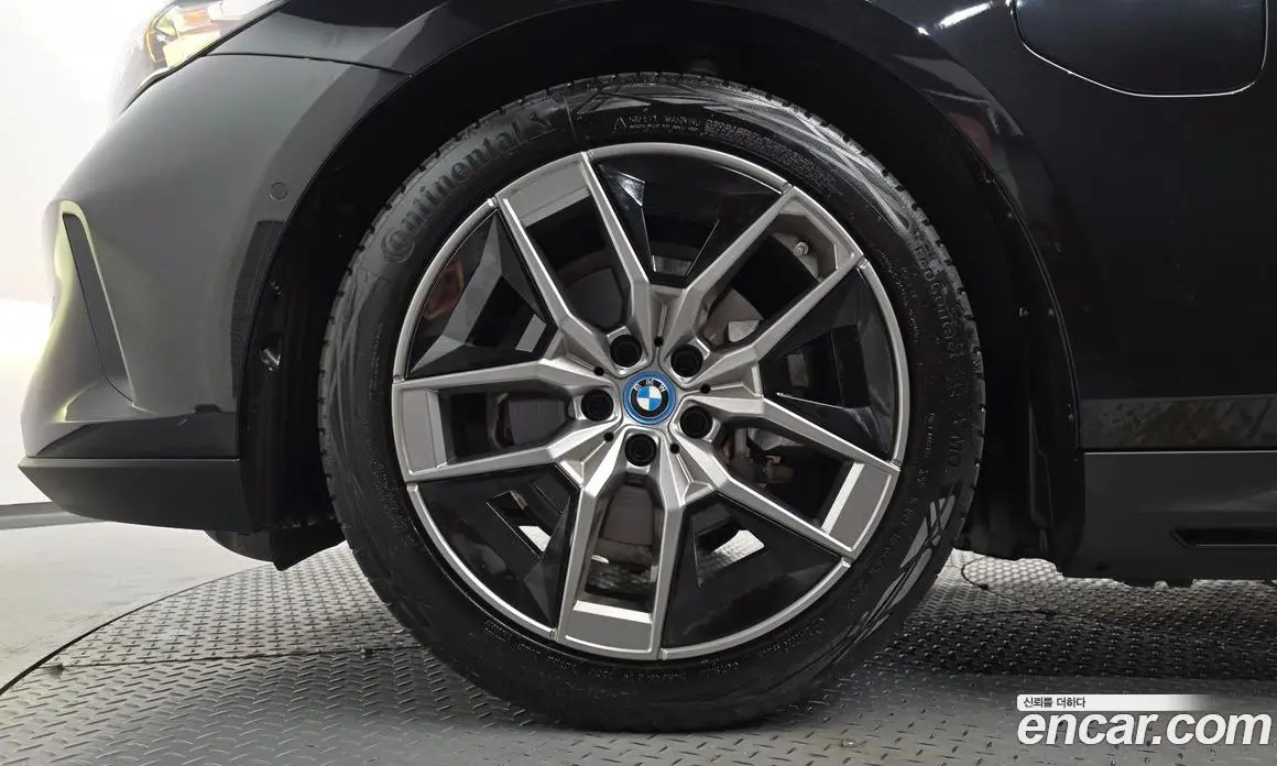 BMW 5 серия 2025 2.0 автомат (гидро), фото 4 BMW 5 серия 2025 2.0 автомат (гидро), фото 4
