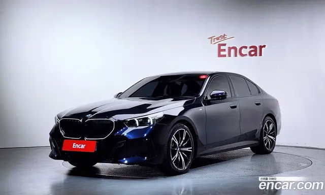 BMW 5 серия, 2025, 4 562 км