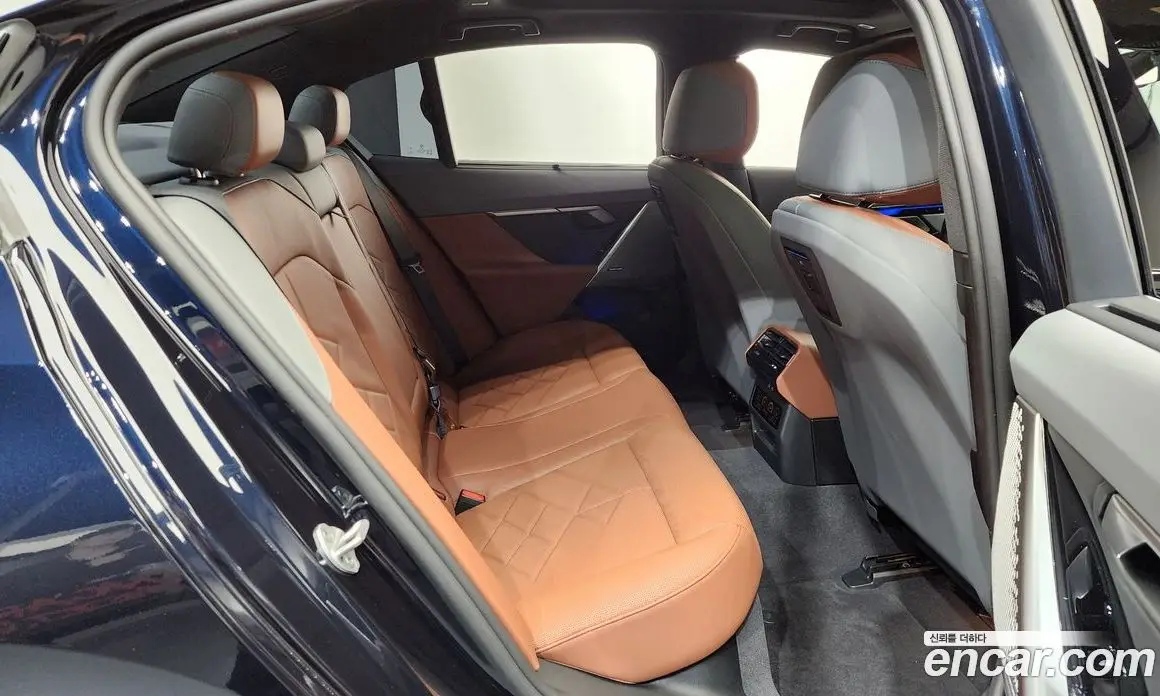 BMW 5 серия 2025 2.0 автомат (гидро), фото 14 BMW 5 серия 2025 2.0 автомат (гидро), фото 14