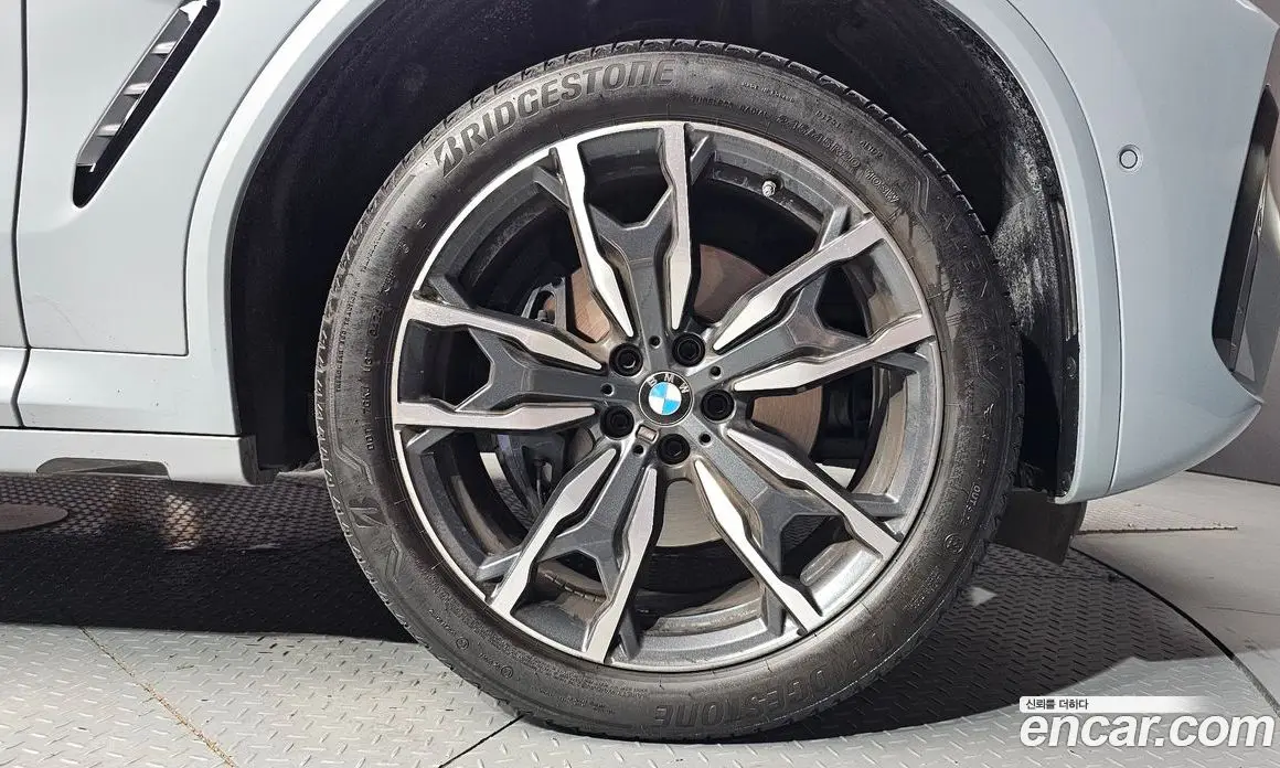 BMW X4 2024 2.0 автомат (гидро), фото 7 BMW X4 2024 2.0 автомат (гидро), фото 7