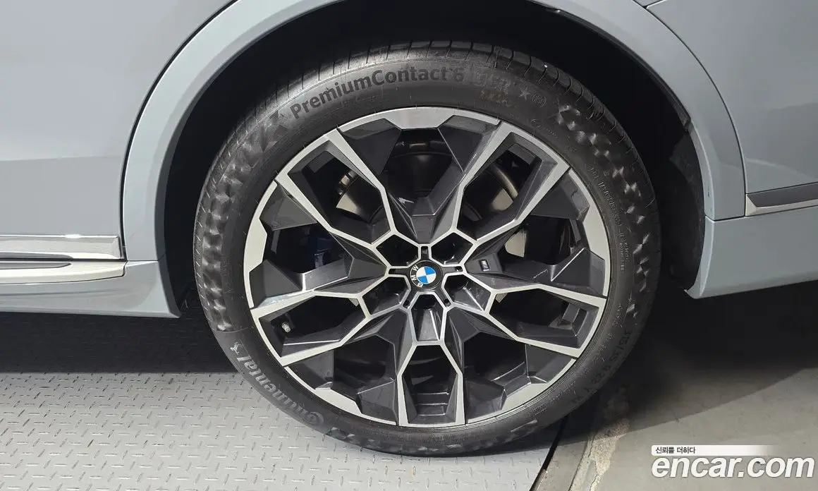 BMW X7 2025 3.0 автомат (гидро), фото 7