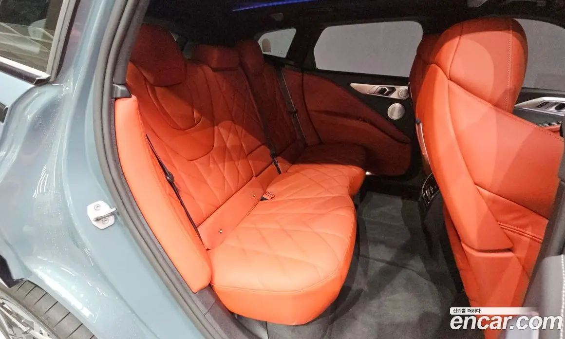 BMW XM 2025 4.4 автомат (гидро), фото 16 BMW XM 2025 4.4 автомат (гидро), фото 16