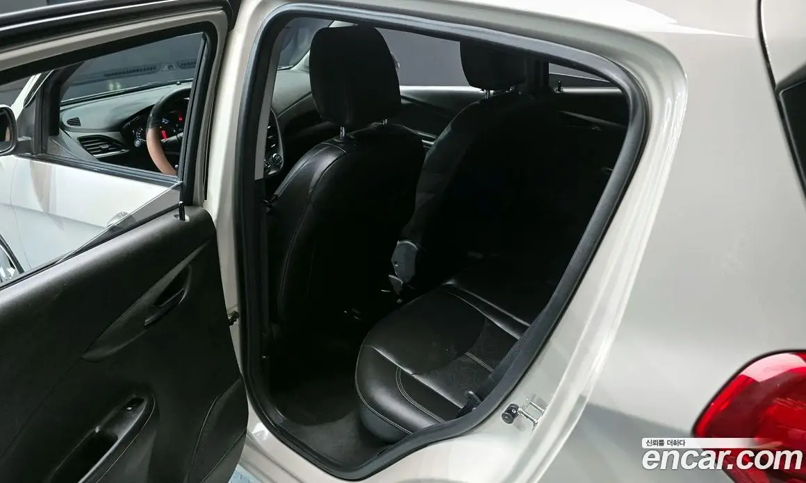 Chevrolet Spark 2016 1.0 автомат (гидро), фото 16 Chevrolet Spark 2016 1.0 автомат (гидро), фото 16