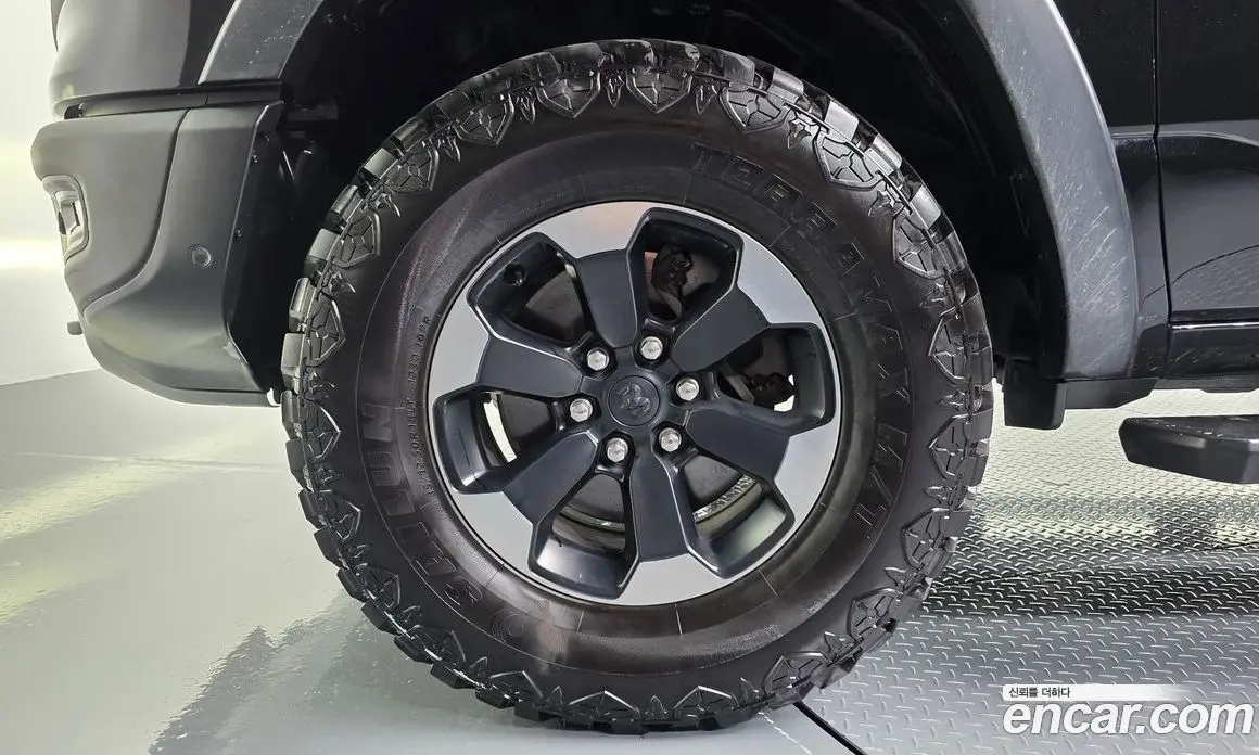 Dodge Ram Pick Up 2020 5.7 автомат (гидро), фото 5 Dodge Ram Pick Up 2020 5.7 автомат (гидро), фото 5