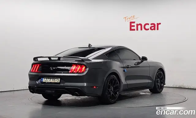 Ford Mustang 2022 2.3 автомат (гидро), миниатюра 2