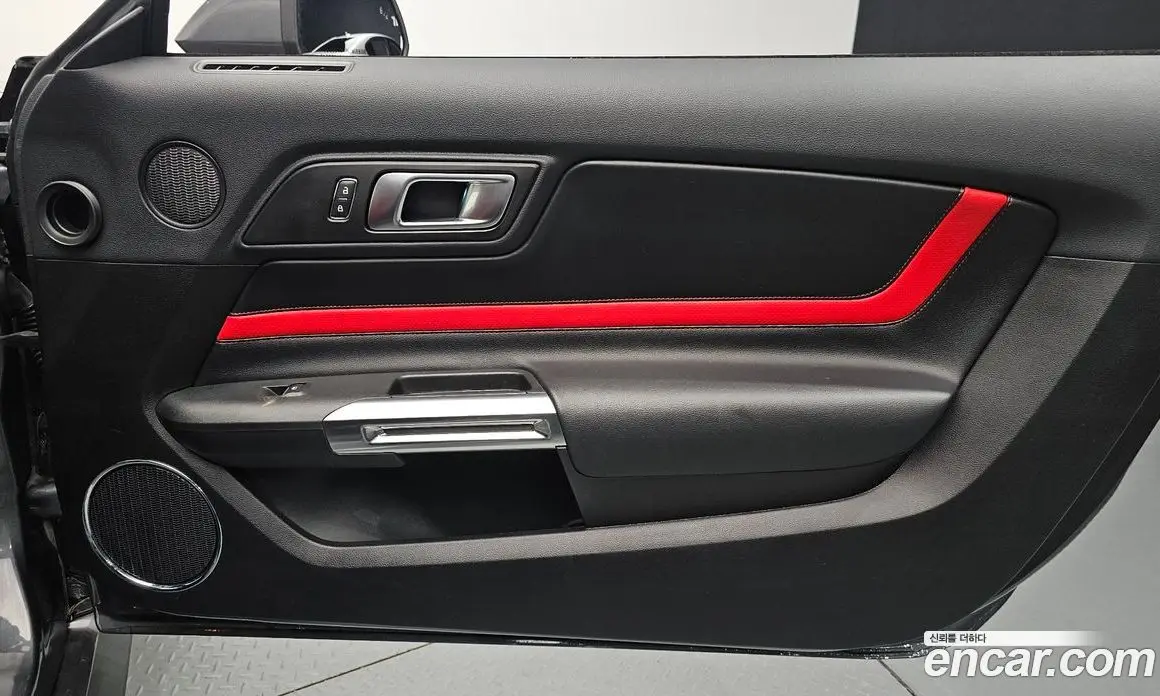 Ford Mustang 2022 2.3 автомат (гидро), фото 15