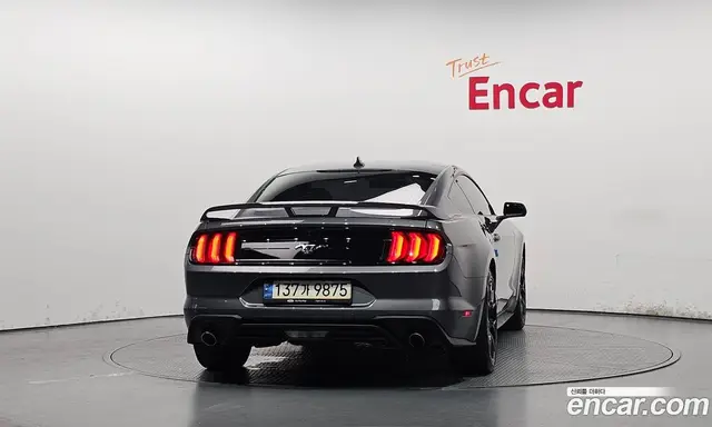 Ford Mustang 2022 2.3 автомат (гидро), миниатюра 4