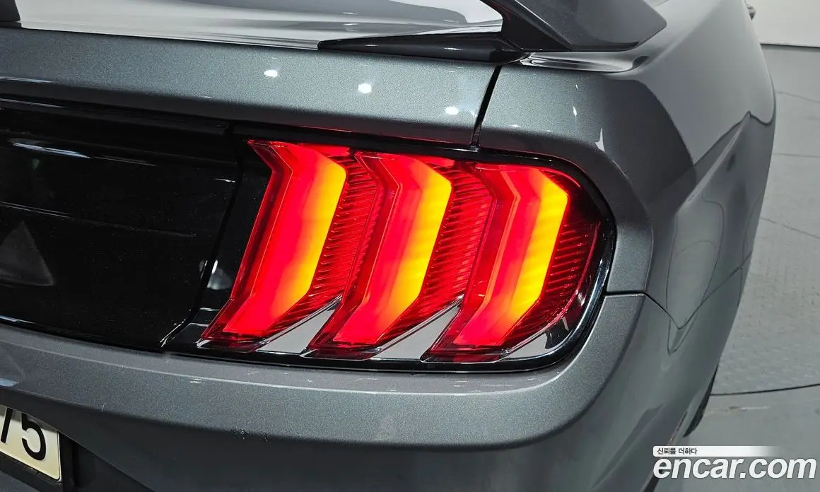 Ford Mustang 2022 2.3 автомат (гидро), фото 9