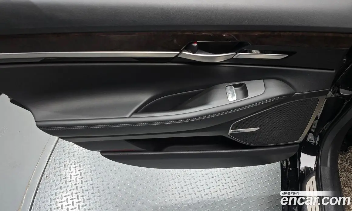 Genesis EQ900 2016 3.3 автомат (гидро), фото 15 Genesis EQ900 2016 3.3 автомат (гидро), фото 15