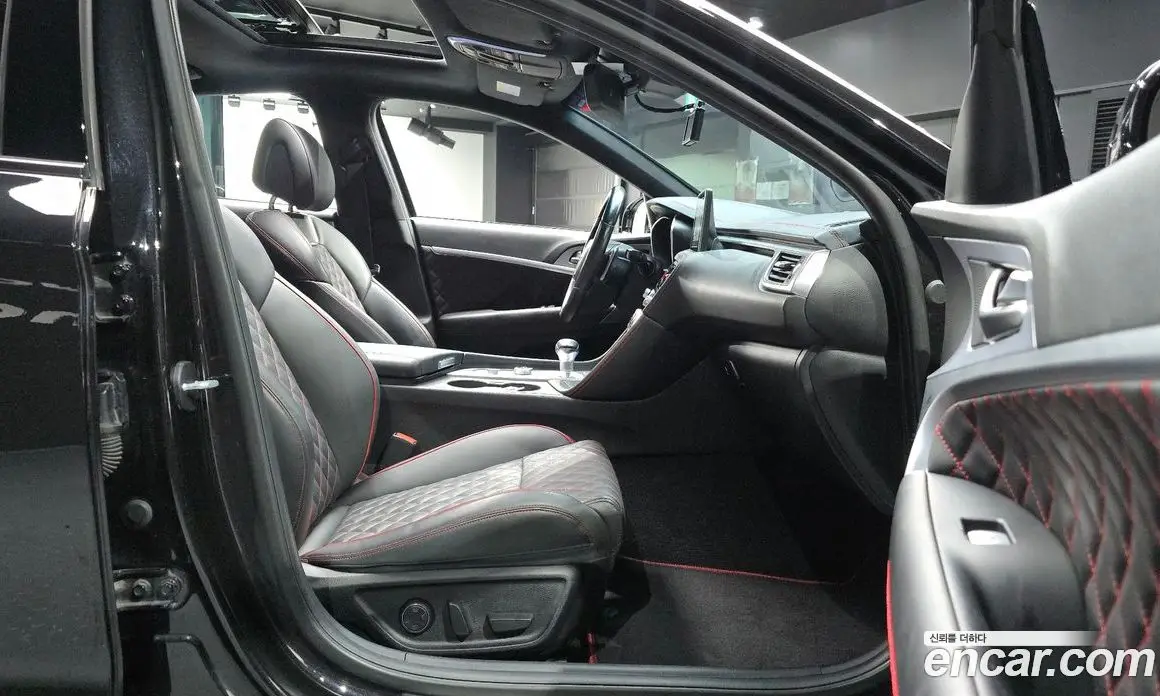 Genesis G70 2017 2.0 автомат (гидро), фото 16 Genesis G70 2017 2.0 автомат (гидро), фото 16