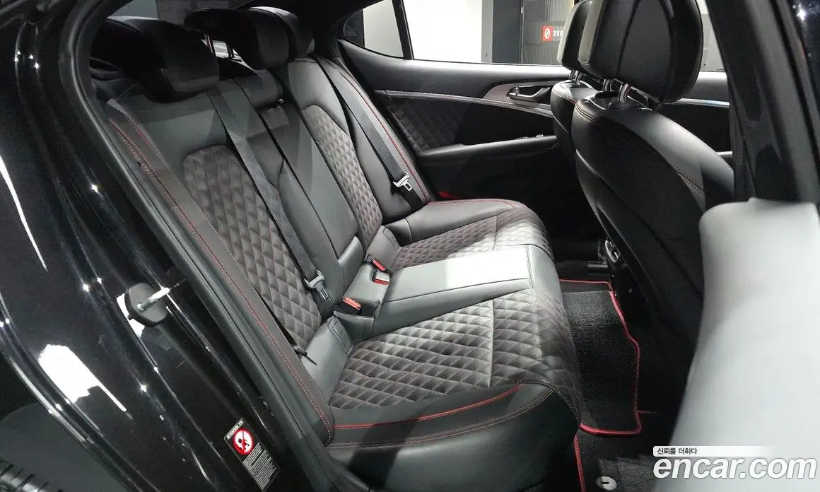 Genesis G70 2017 2.0 автомат (гидро), фото 17 Genesis G70 2017 2.0 автомат (гидро), фото 17