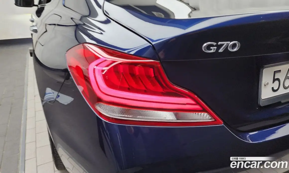 Genesis G70 2018 2.2 автомат (гидро), фото 9 Genesis G70 2018 2.2 автомат (гидро), фото 9