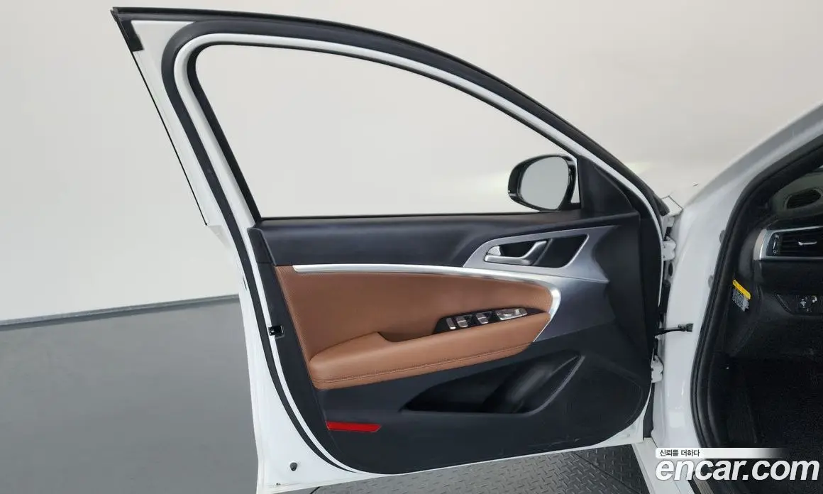 Genesis G70 2019 2.0 автомат (гидро), фото 14 Genesis G70 2019 2.0 автомат (гидро), фото 14