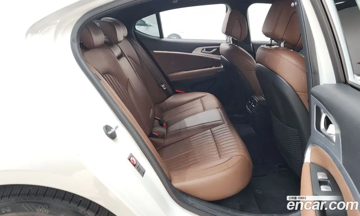 Genesis G70 2019 2.0 автомат (гидро), фото 16 Genesis G70 2019 2.0 автомат (гидро), фото 16