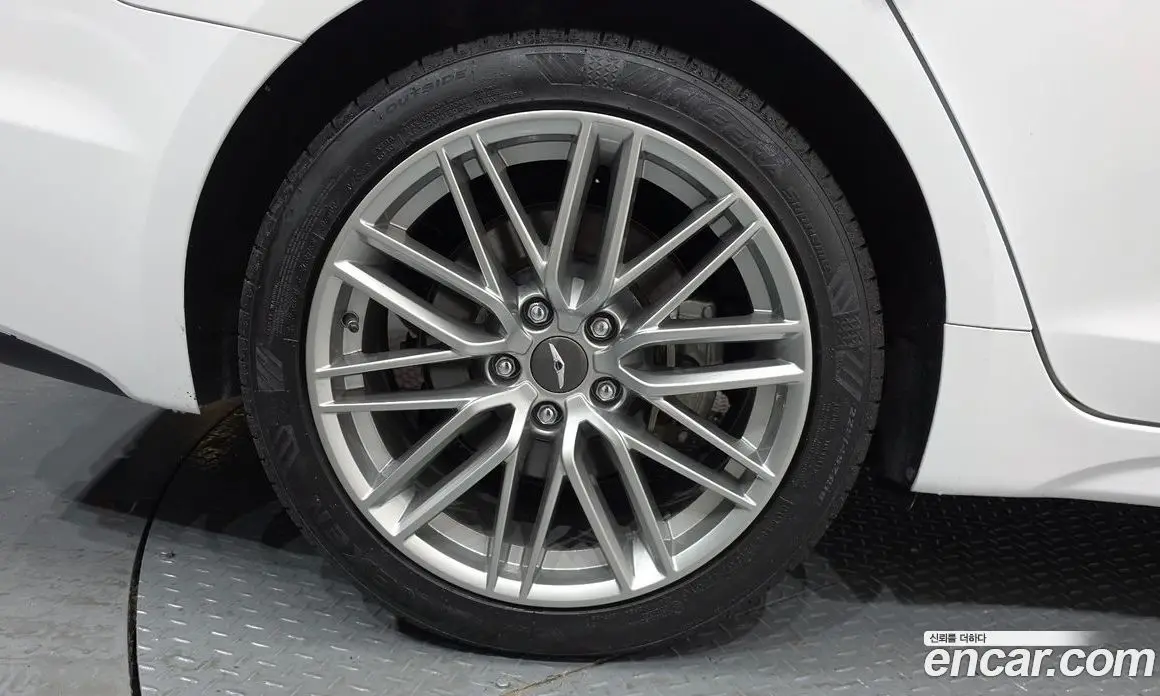 Genesis G70 2019 2.0 автомат (гидро), фото 5 Genesis G70 2019 2.0 автомат (гидро), фото 5