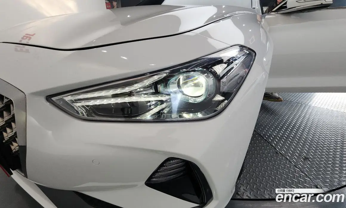 Genesis G70 2019 2.0 автомат (гидро), фото 8 Genesis G70 2019 2.0 автомат (гидро), фото 8