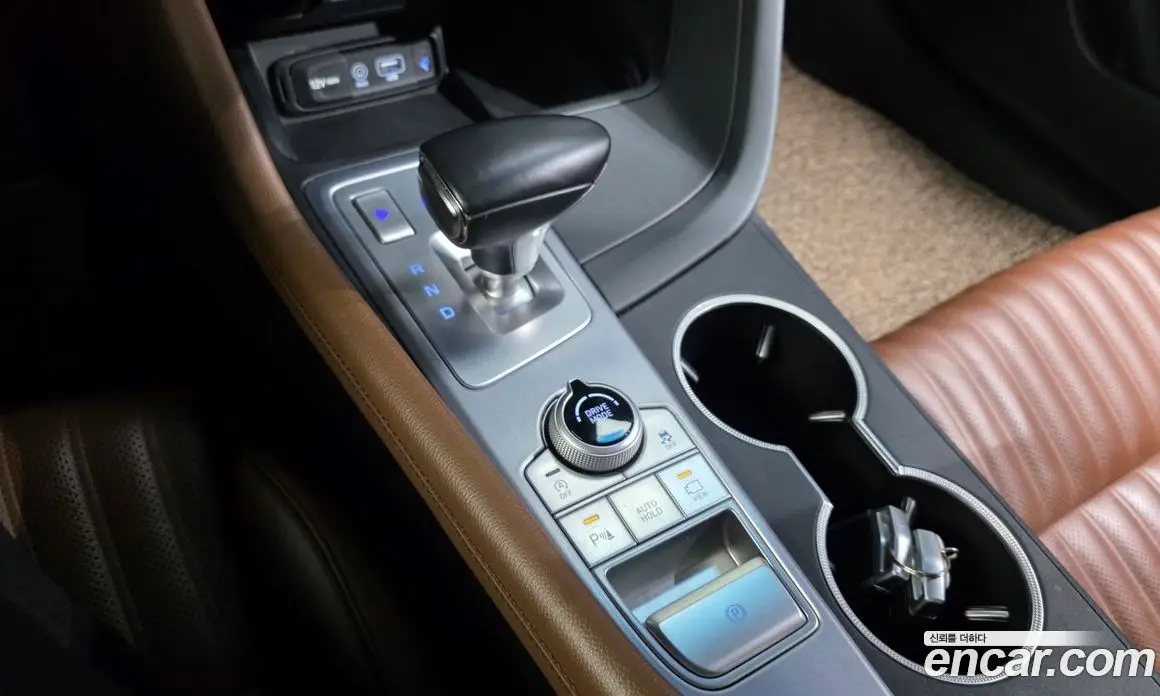 Genesis G70 2019 2.0 автомат (гидро), фото 12 Genesis G70 2019 2.0 автомат (гидро), фото 12