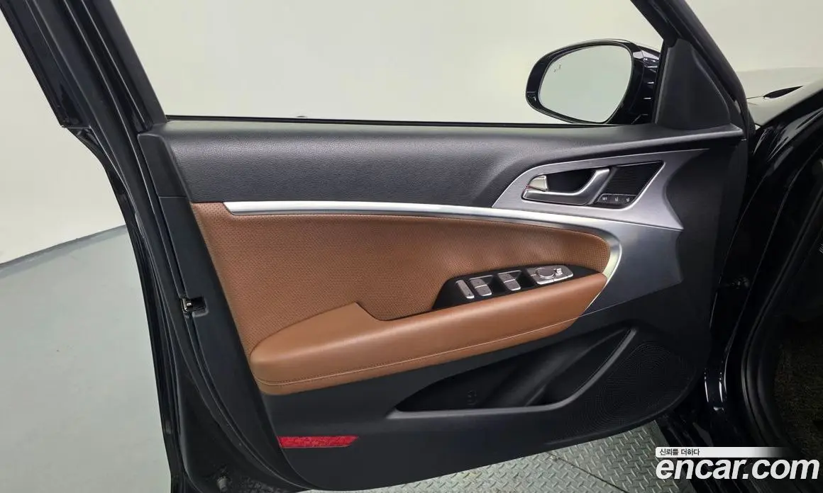 Genesis G70 2019 2.0 автомат (гидро), фото 14 Genesis G70 2019 2.0 автомат (гидро), фото 14