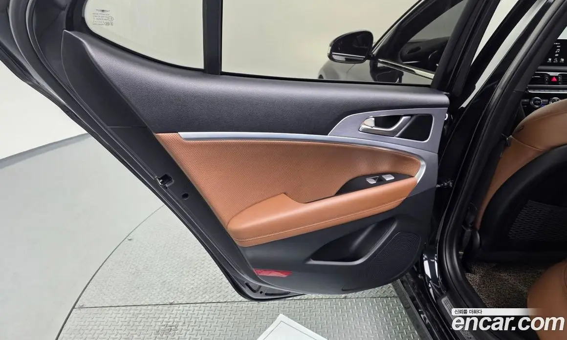 Genesis G70 2019 2.0 автомат (гидро), фото 15 Genesis G70 2019 2.0 автомат (гидро), фото 15