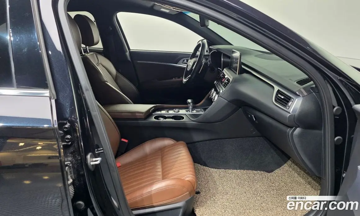 Genesis G70 2019 2.0 автомат (гидро), фото 17 Genesis G70 2019 2.0 автомат (гидро), фото 17