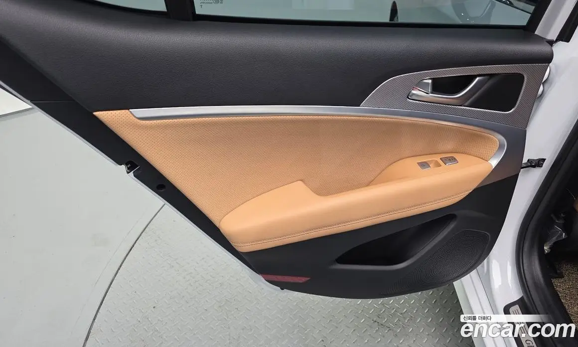 Genesis G70 2022 2.0 автомат (гидро), фото 15