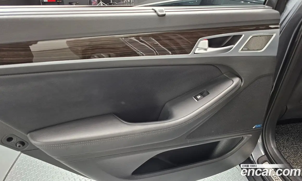 Genesis G80 2017 3.3 автомат (гидро), фото 15