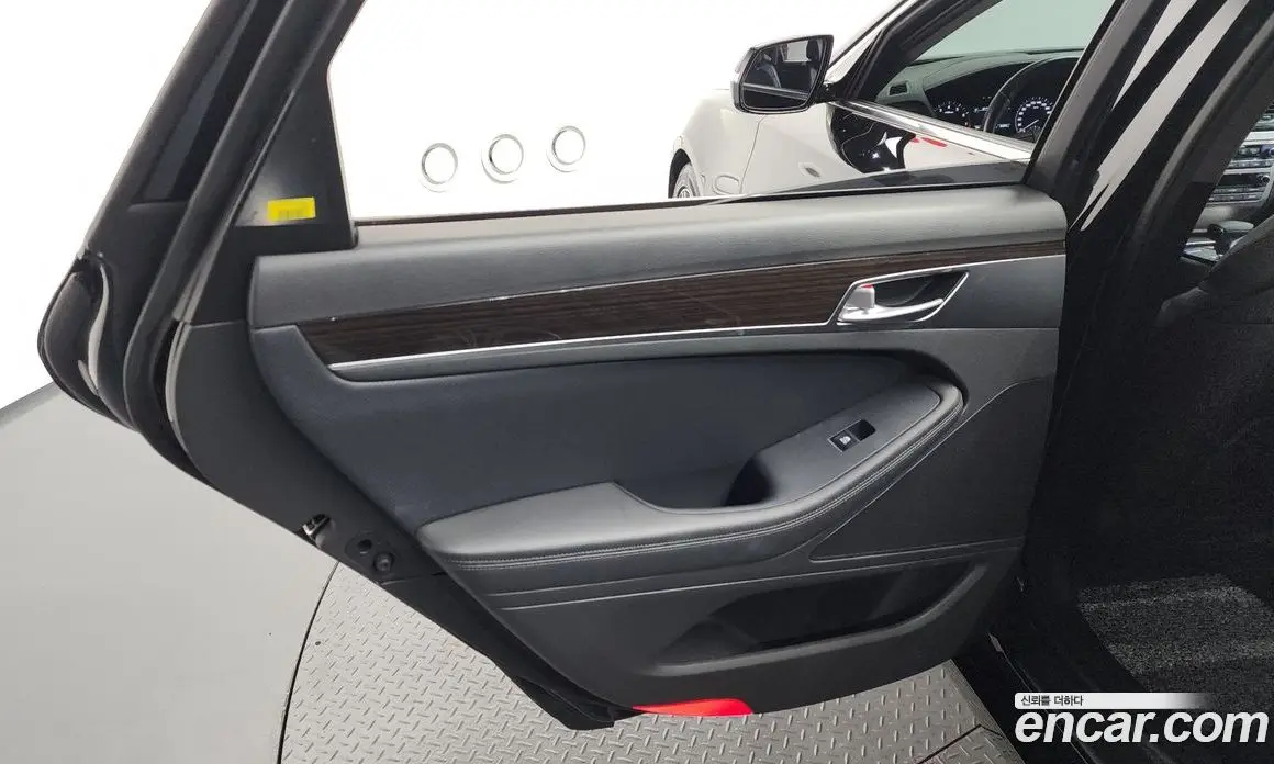 Genesis G80 2019 3.3 автомат (гидро), фото 15 Genesis G80 2019 3.3 автомат (гидро), фото 15